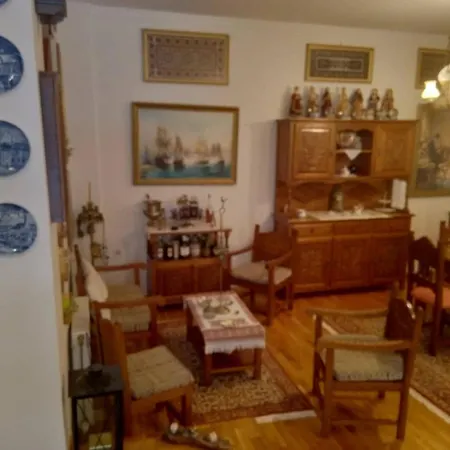 Nikoli Luxury Full House With Garden Casa vacanze